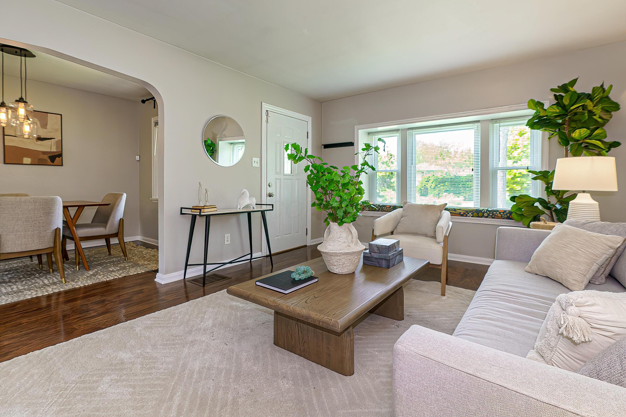 308 N Stanwood Road, Columbus, Ohio image 5