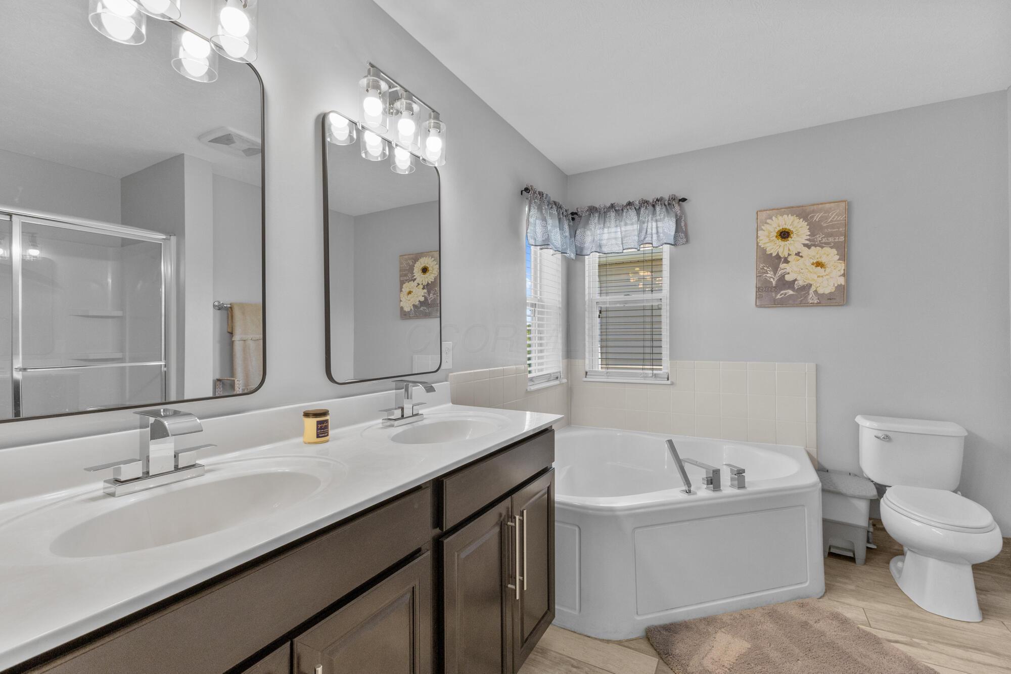2096 English Turn Drive, Grove City, Ohio image 32