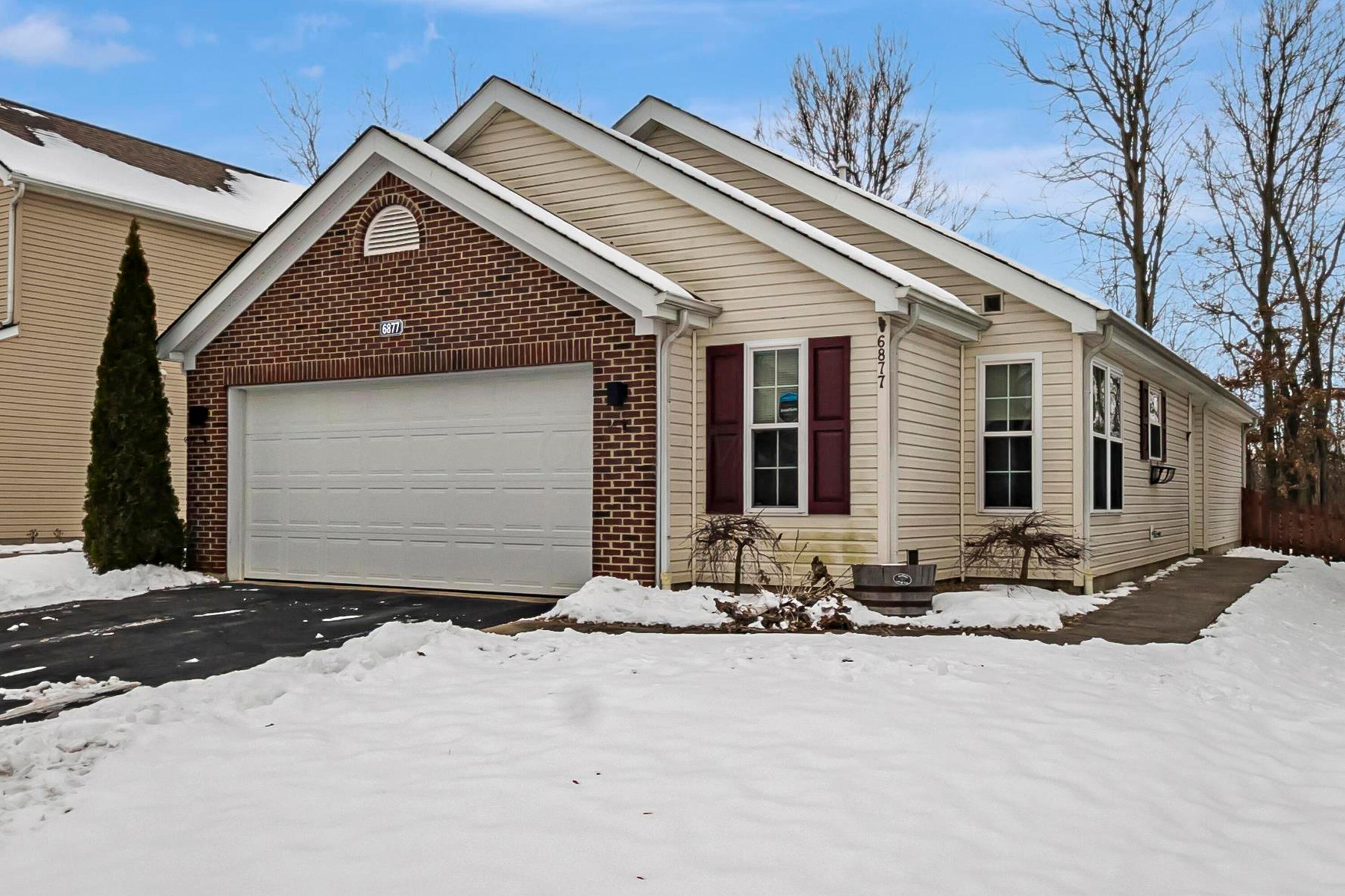 6877 Riding Trail Drive, Canal Winchester, Ohio image 1