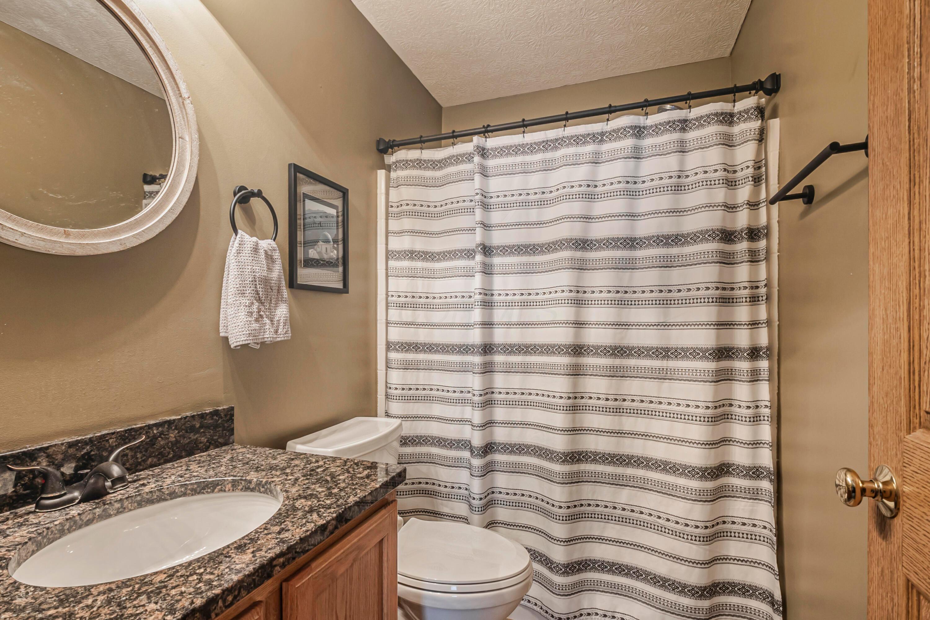6877 Riding Trail Drive, Canal Winchester, Ohio image 17