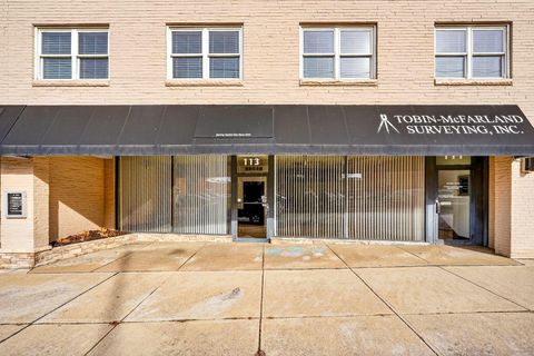 Photo of 113 W Wheeling Street, Lancaster, OH 43130 (MLS # 226002438)