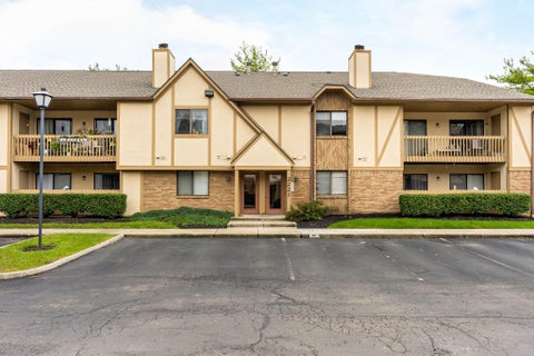 Photo of 2221 Hedgerow Road 2221F #2221F, Columbus, OH 43220 (MLS # 226037001)