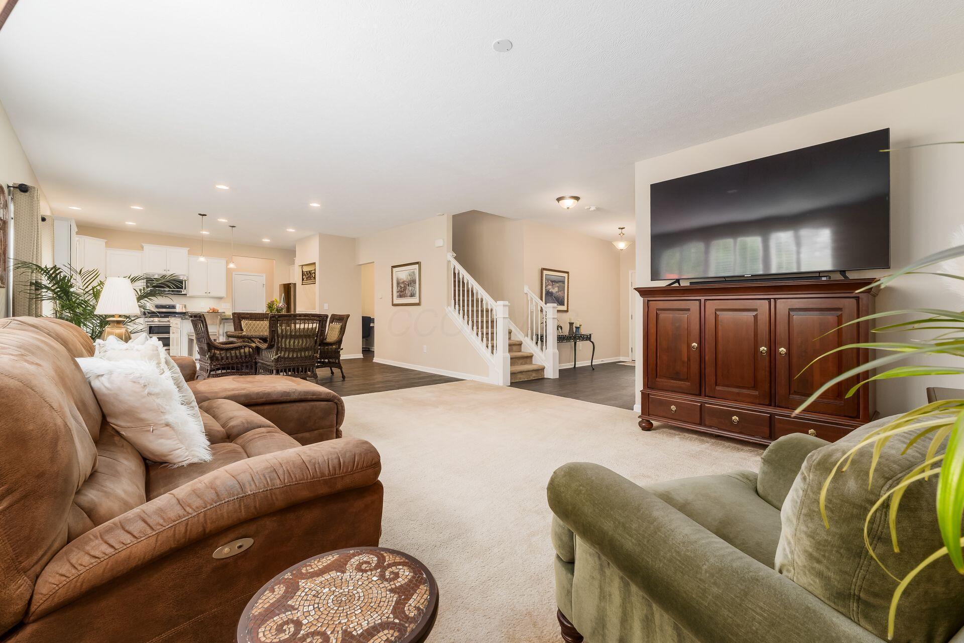 11755 Daventry Drive, Pickerington, Ohio image 8