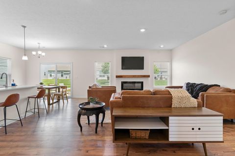 Photo of 507 Curry Drive, Pataskala, OH 43062 (MLS # 225025928)