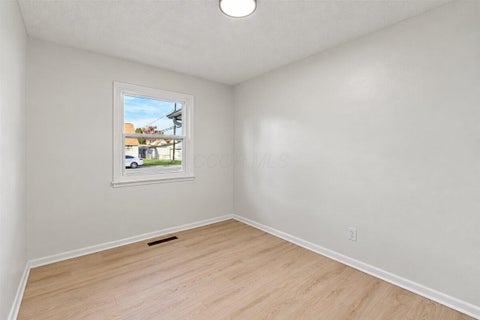 Tiny photo for 3015 Wendy Lane, Grove City, OH 43123 (MLS # 226040986)
