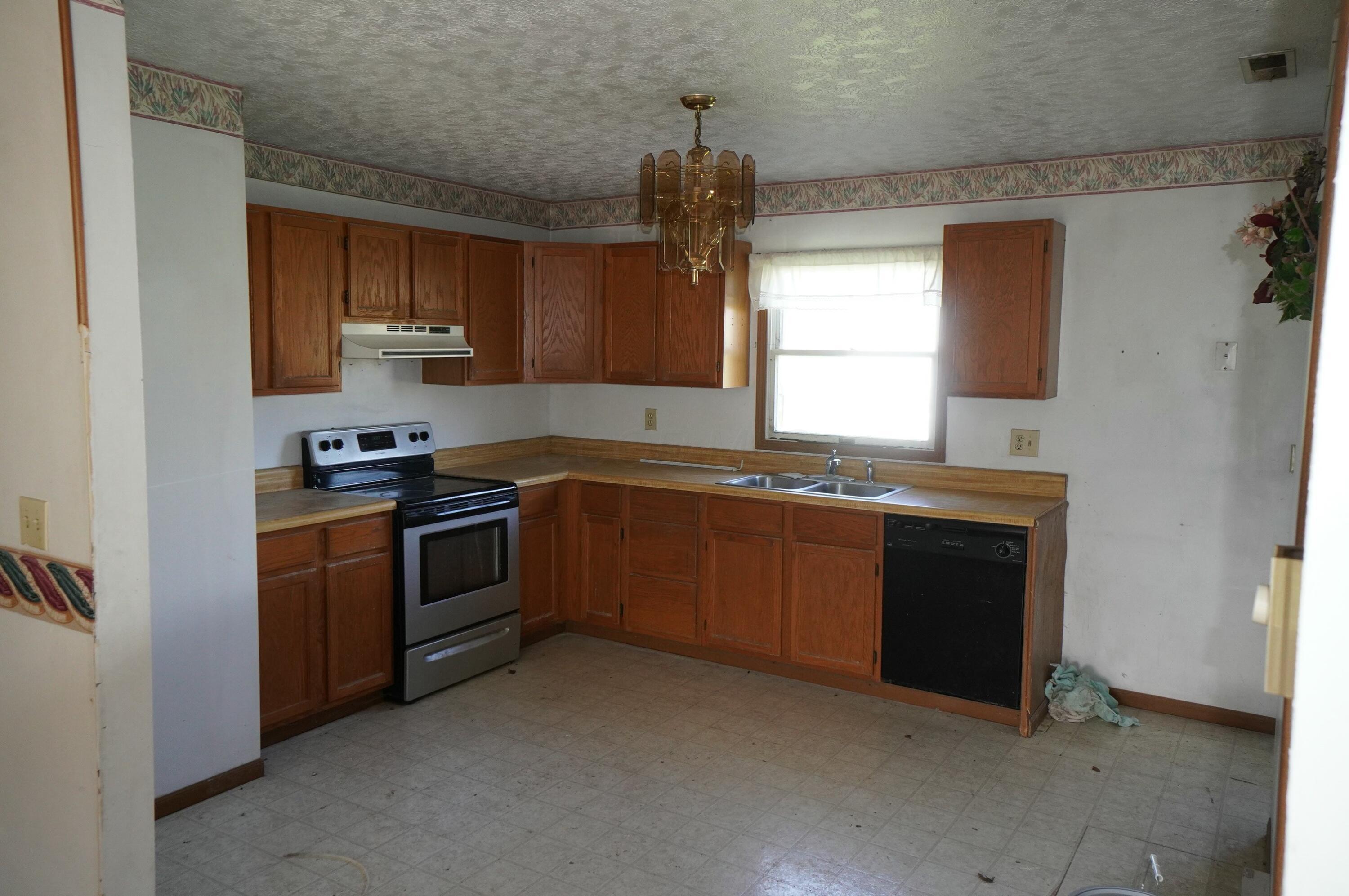8061 Maple Street, Thurston, Ohio image 4