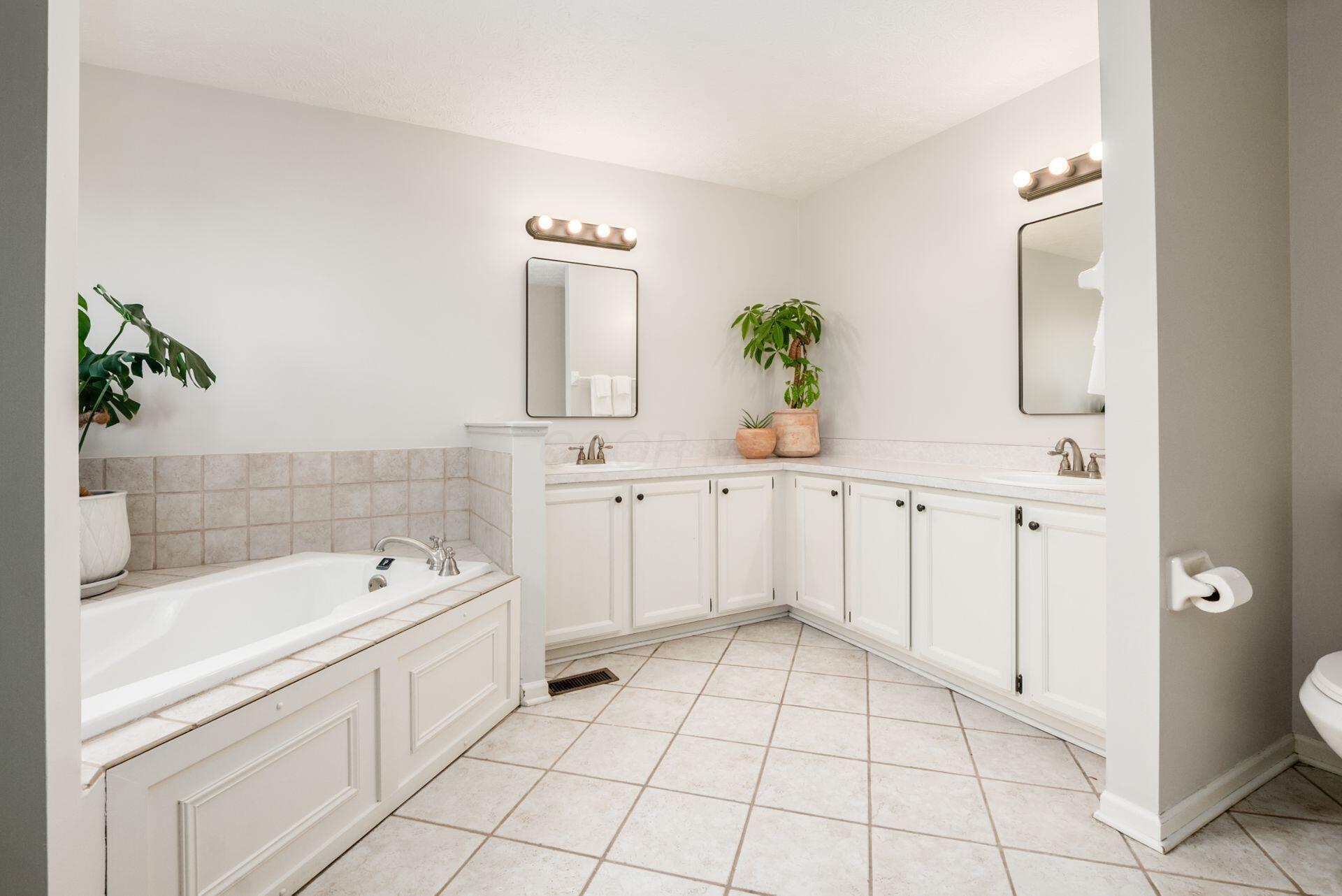4834 Britton Farms Drive, Hilliard, Ohio image 26