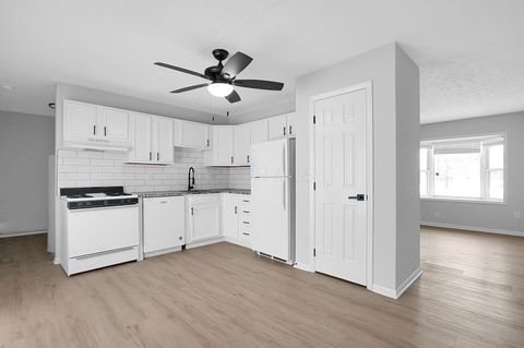 Tiny photo for 2701 Cassady Place, Columbus, OH 43219 (MLS # 225045093)