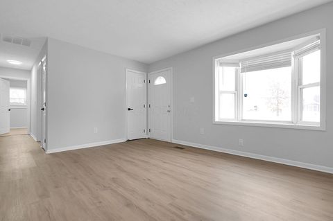 Tiny photo for 2701 Cassady Place, Columbus, OH 43219 (MLS # 225045093)