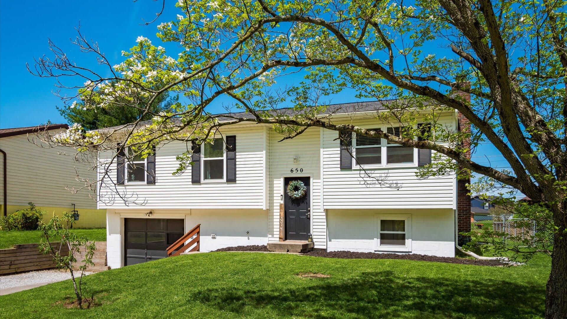 650 Licking View Drive, Heath, Ohio image 3