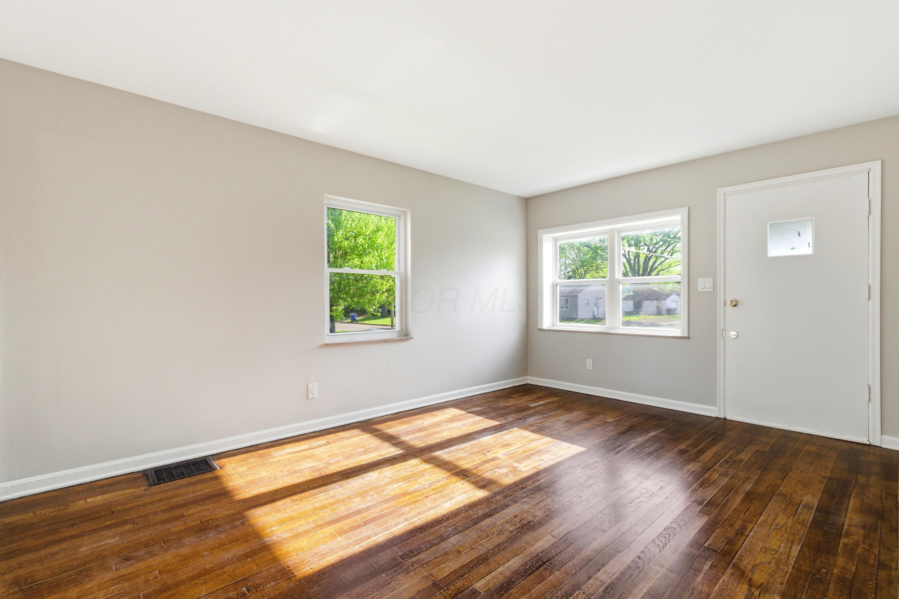 3049 Hiawatha Street