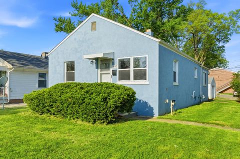 Photo of 3049 Hiawatha Street, Columbus, OH 43224 (MLS # 226013867)