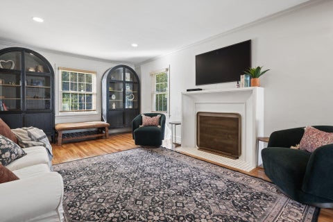 Tiny photo for 164 Charleston Avenue, Columbus, OH 43214 (MLS # 226040127)