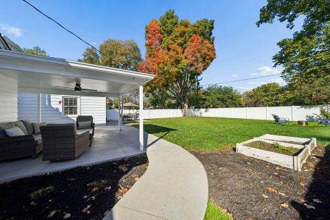 Tiny photo for 164 Charleston Avenue, Columbus, OH 43214 (MLS # 226040127)