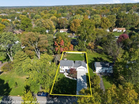 Tiny photo for 164 Charleston Avenue, Columbus, OH 43214 (MLS # 226040127)