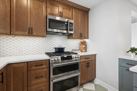 Tiny photo for 164 Charleston Avenue, Columbus, OH 43214 (MLS # 226040127)