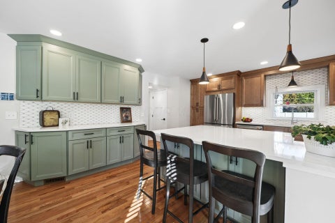 Tiny photo for 164 Charleston Avenue, Columbus, OH 43214 (MLS # 226040127)