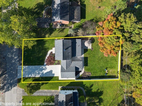 Tiny photo for 164 Charleston Avenue, Columbus, OH 43214 (MLS # 226040127)