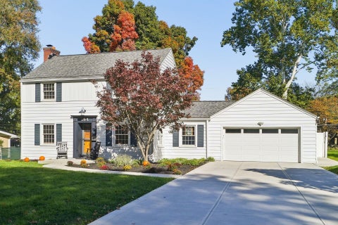 Tiny photo for 164 Charleston Avenue, Columbus, OH 43214 (MLS # 226040127)