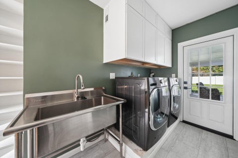 Tiny photo for 164 Charleston Avenue, Columbus, OH 43214 (MLS # 226040127)