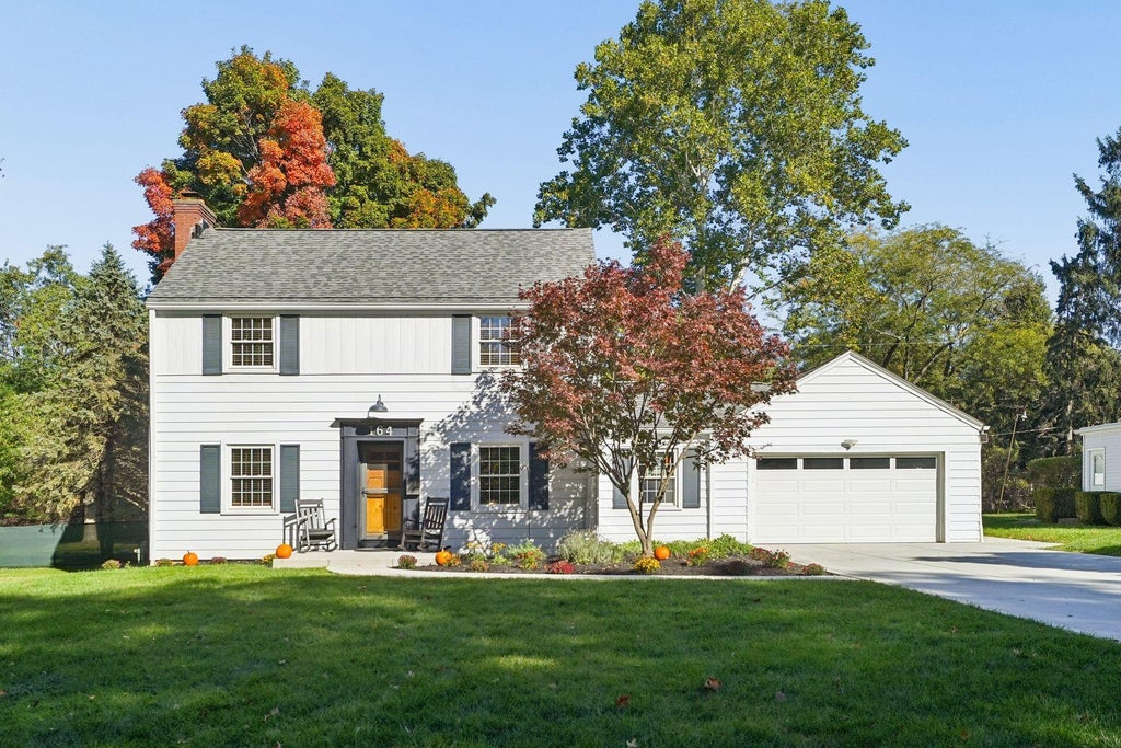 Photo of 164 Charleston Avenue, Columbus, OH 43214 (MLS # 226040127)