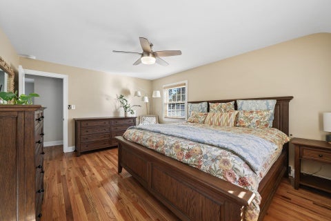 Tiny photo for 164 Charleston Avenue, Columbus, OH 43214 (MLS # 226040127)
