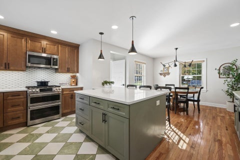 Tiny photo for 164 Charleston Avenue, Columbus, OH 43214 (MLS # 226040127)