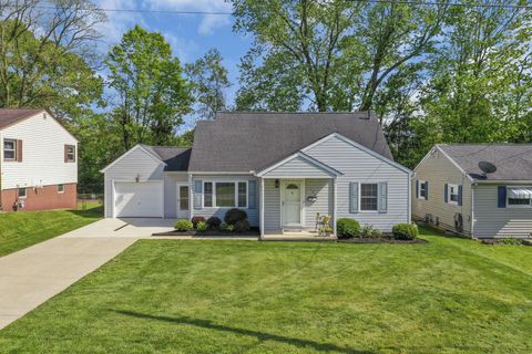 Photo of 134 Berwick Drive, Lancaster, OH 43130 (MLS # 226013695)