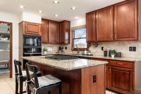 Tiny photo for 5690 Duddingston Drive, Dublin, OH 43017 (MLS # 225041798)