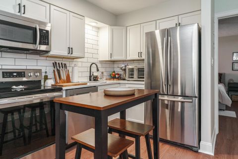 Photo of 285 Lear Street 4 #4, Columbus, OH 43206 (MLS # 226011484)