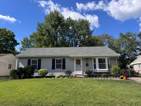 Photo of 463 Lincolnshire Road, Columbus, OH 43230 (MLS # 225038226)