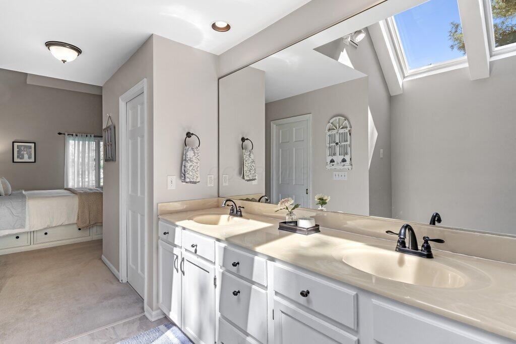 8875 Davington Drive, Dublin, Ohio image 21