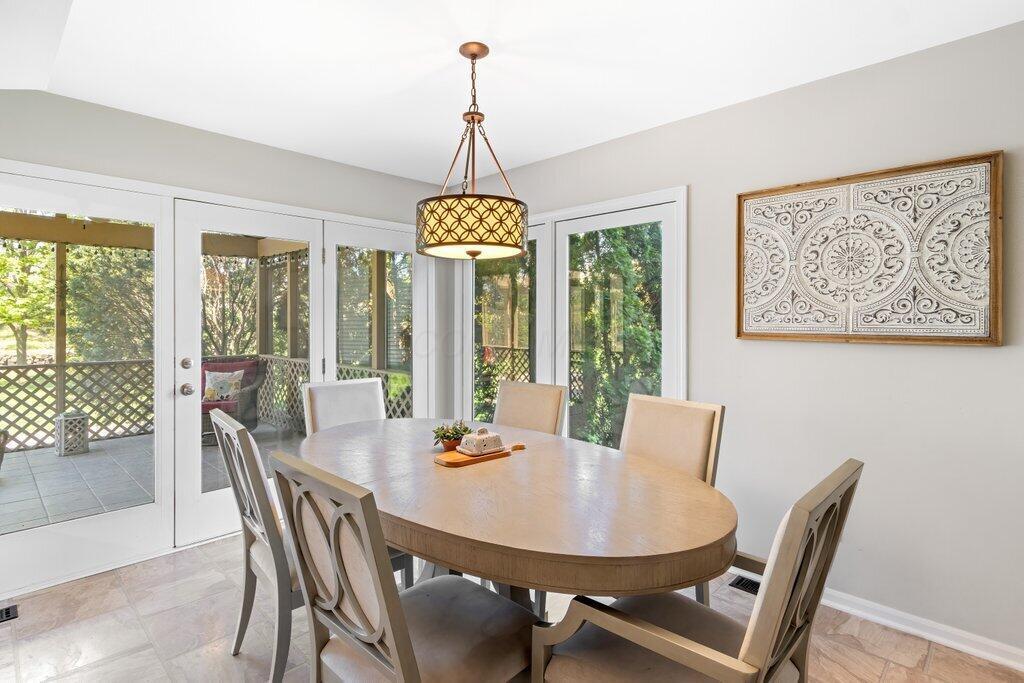 8875 Davington Drive, Dublin, Ohio image 14