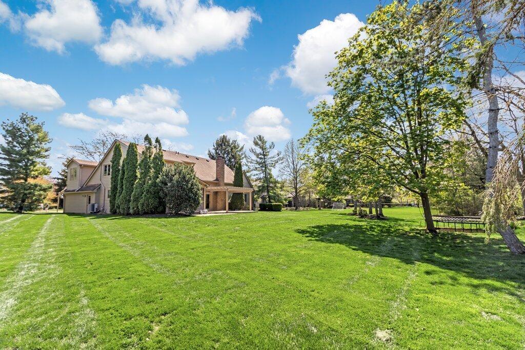 8875 Davington Drive, Dublin, Ohio image 34