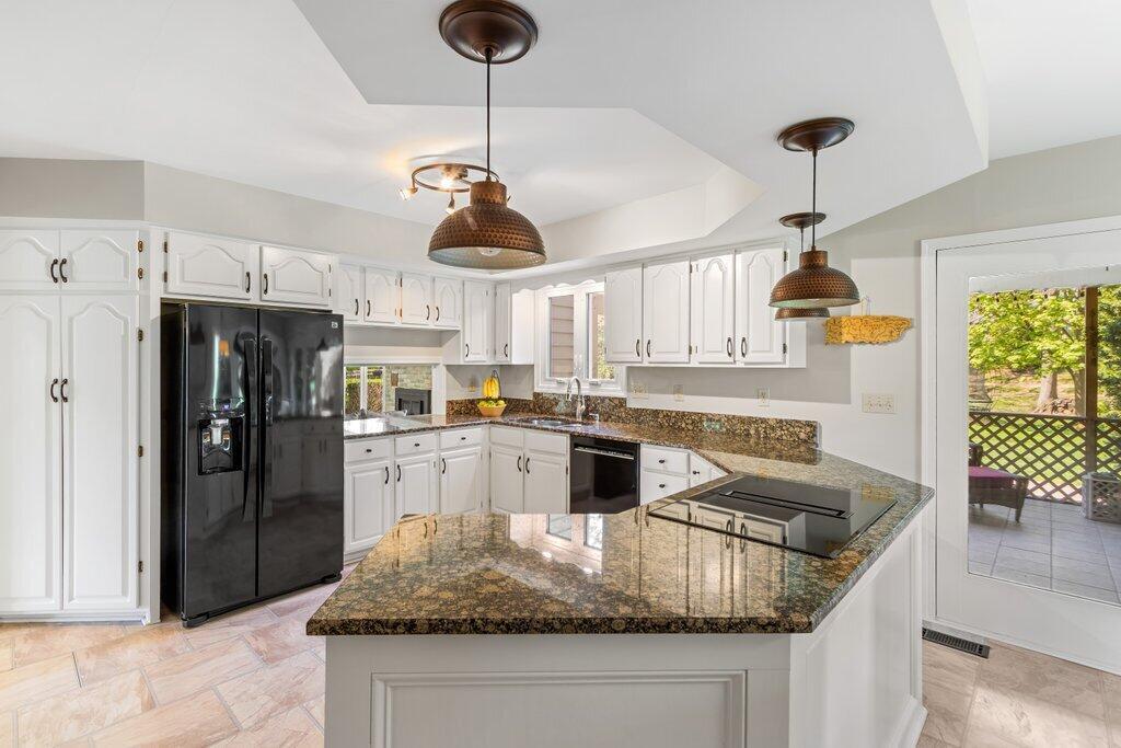 8875 Davington Drive, Dublin, Ohio image 12