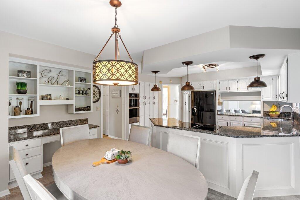 8875 Davington Drive, Dublin, Ohio image 13