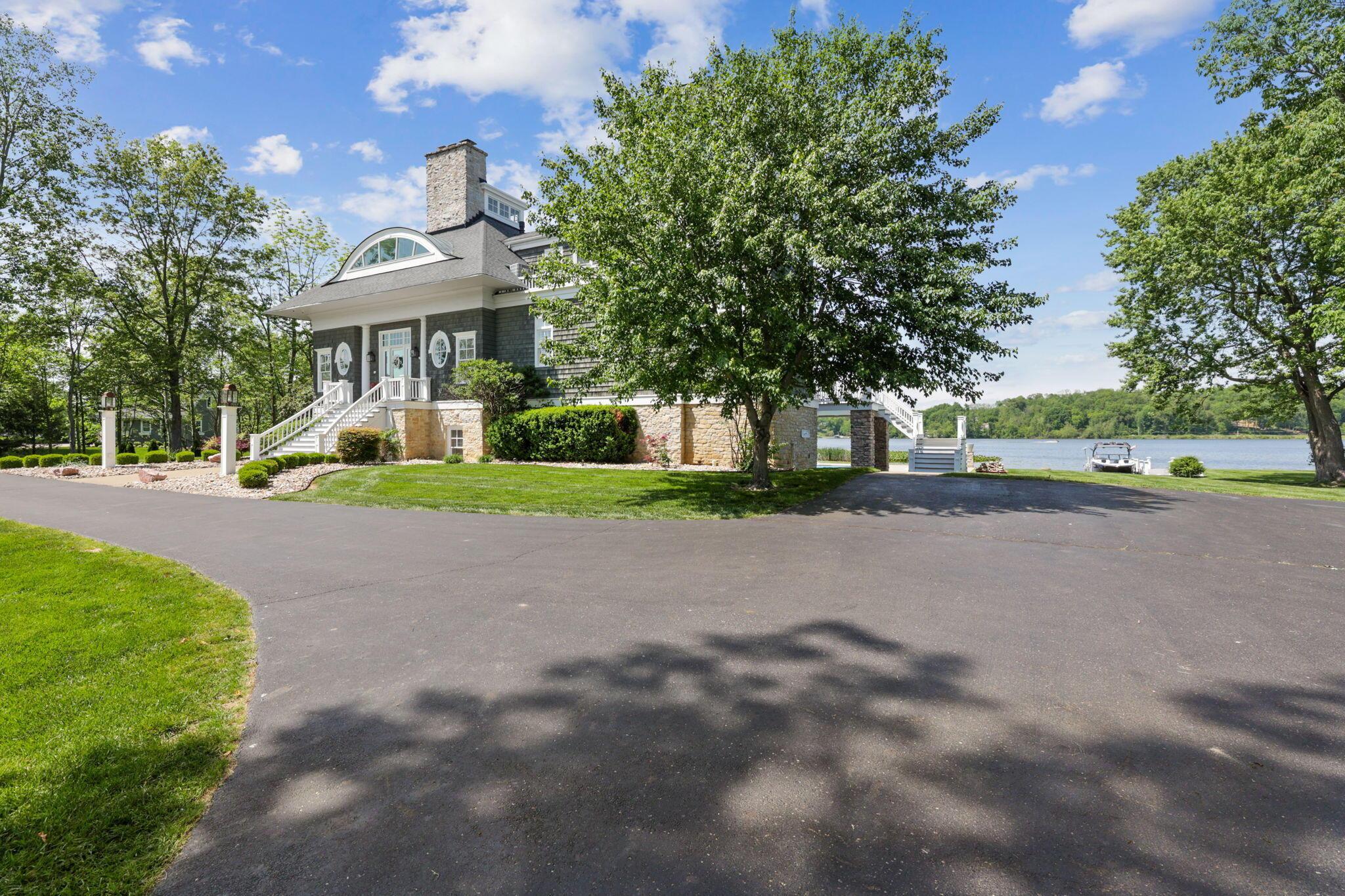 9800 Heron Drive, Thornville, Ohio image 10