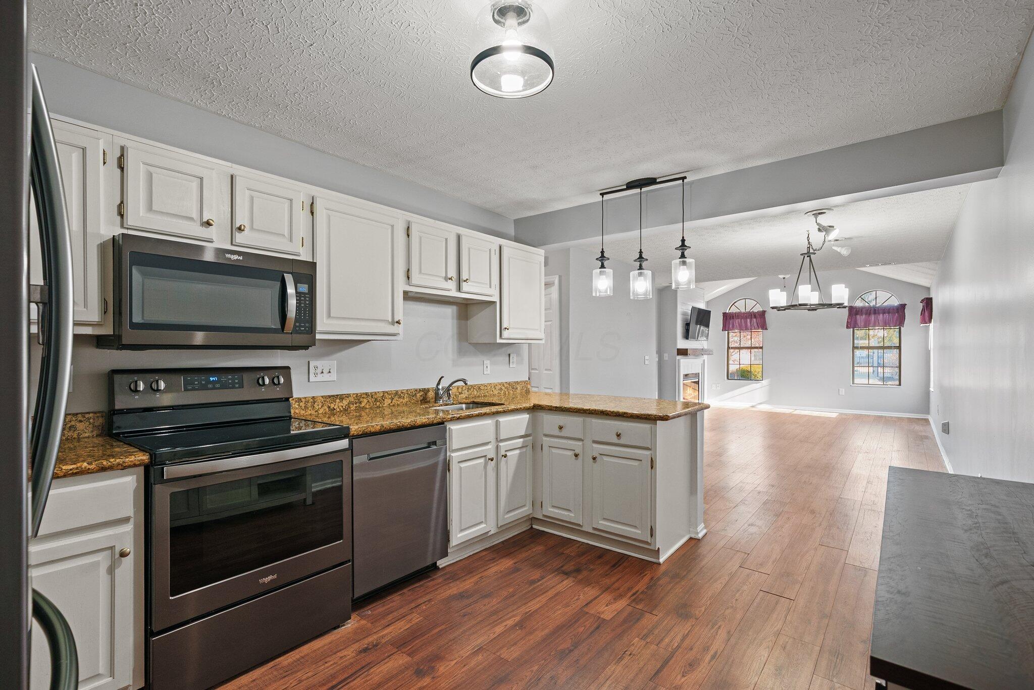 2191 Ravine Woods Drive, Grove City, Ohio image 11