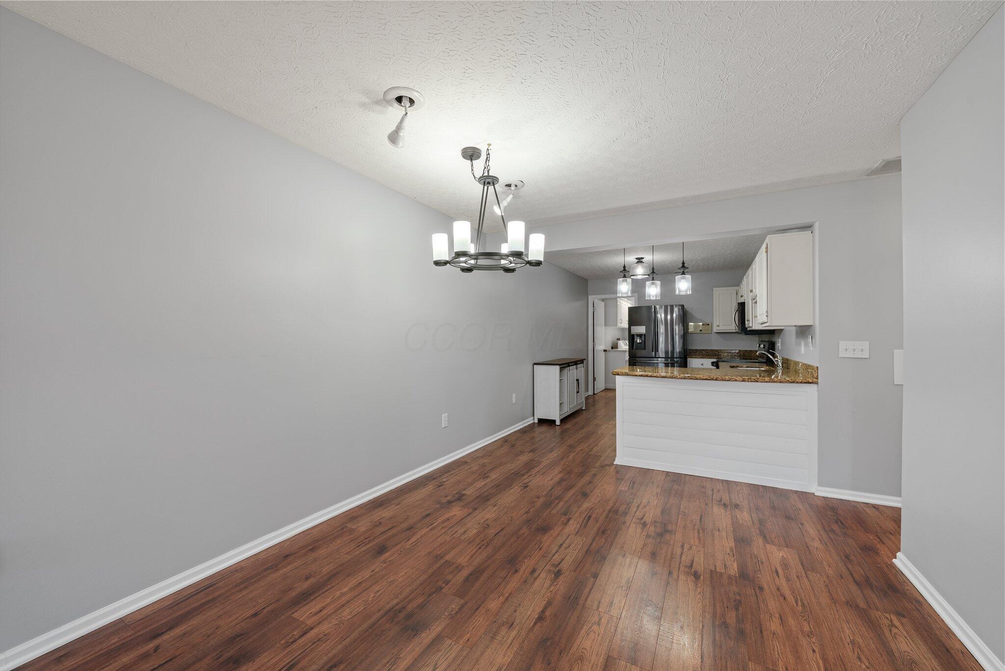 2191 Ravine Woods Drive, Grove City, Ohio image 7