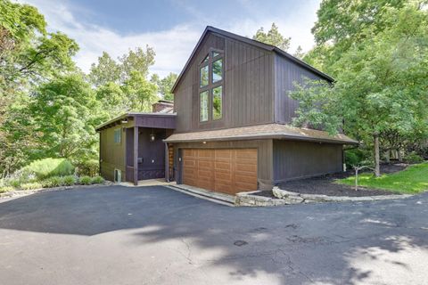 Photo of 179 Kenbrook Drive, Worthington, OH 43085 (MLS # 226026029)