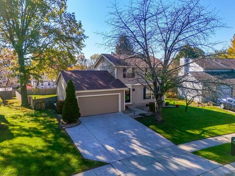 Photo of 167 Greenbank Road, Columbus, OH 43230 (MLS # 225041885)