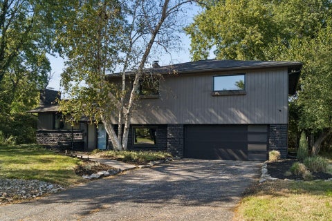 Photo of 1435 Cottingham Court W, Columbus, OH 43209 (MLS # 226038132)