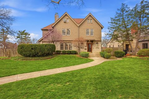 Photo of 2448 Sherwood Road, Columbus, OH 43209 (MLS # 226009273)