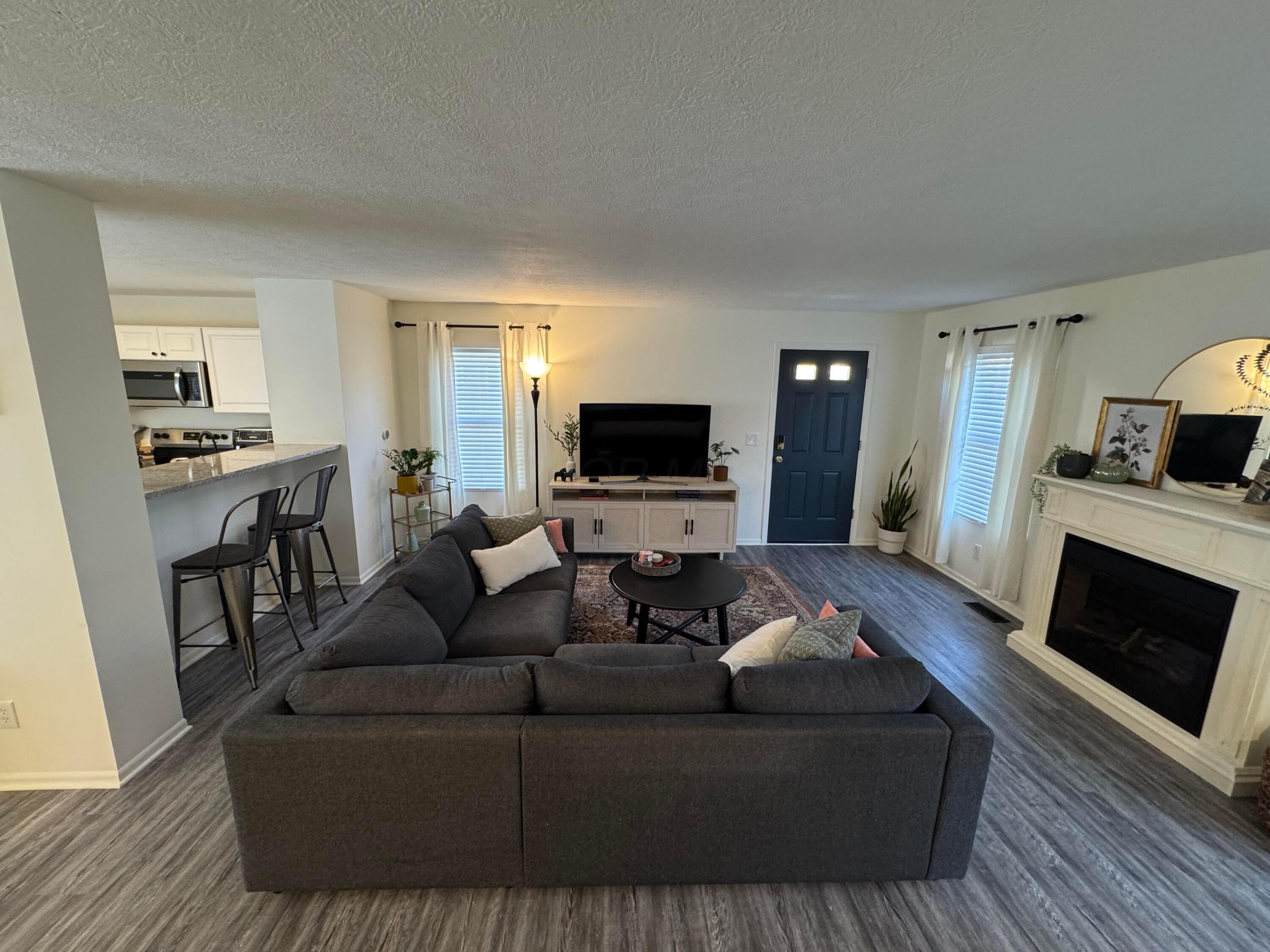492 Autumn Ridge Circle, Pickerington, Ohio image 4