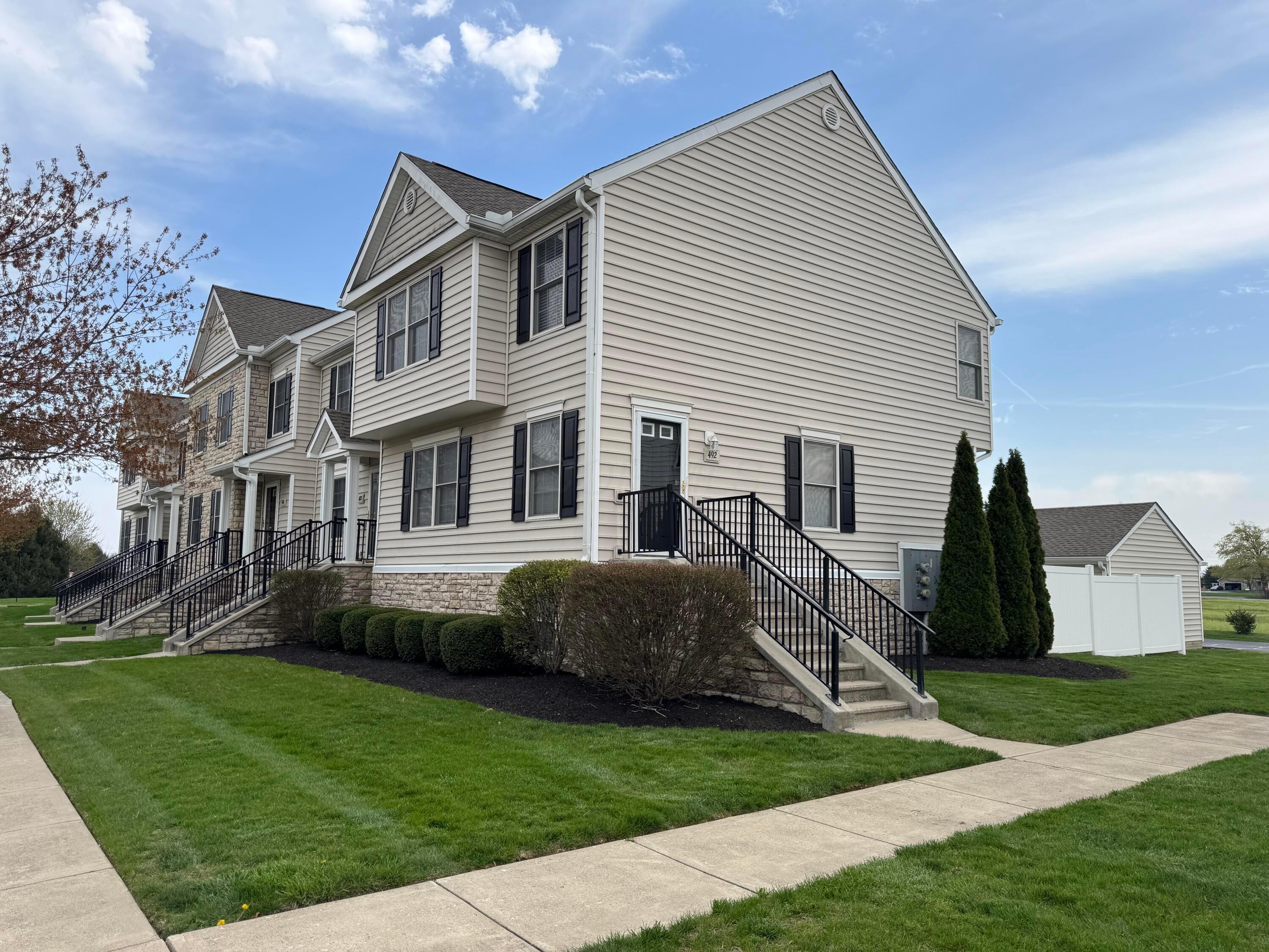 492 Autumn Ridge Circle, Pickerington, Ohio image 2