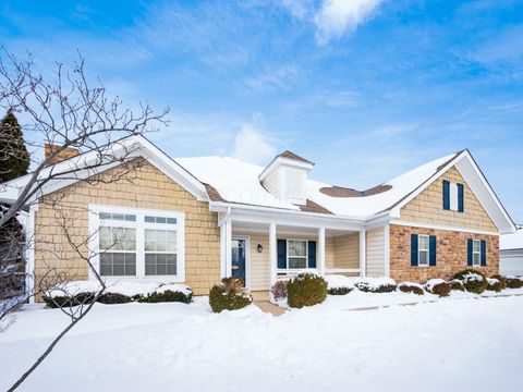Photo of 4492 Newport Loop E, Grove City, OH 43123 (MLS # 226003106)