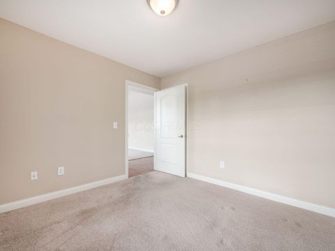 Tiny photo for 4492 Newport Loop E, Grove City, OH 43123 (MLS # 226003106)
