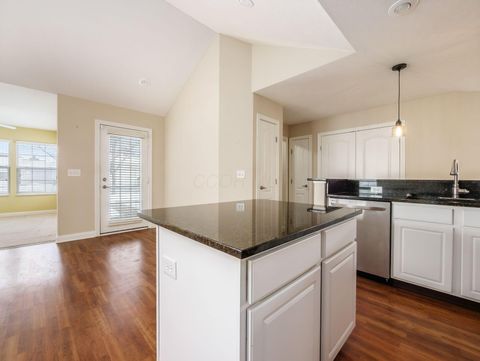 Tiny photo for 4492 Newport Loop E, Grove City, OH 43123 (MLS # 226003106)