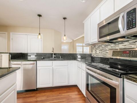 Tiny photo for 4492 Newport Loop E, Grove City, OH 43123 (MLS # 226003106)