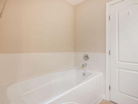 Tiny photo for 4492 Newport Loop E, Grove City, OH 43123 (MLS # 226003106)